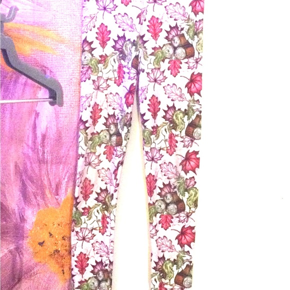 Girls fall design leggings. - Picture 10 of 11